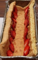 biszkopt truskawki budyń rolada ciasto tunel