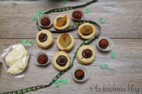 orzechowe ciasteczka z dżemem orzechy włoskie laskowe morela suszona ciastka