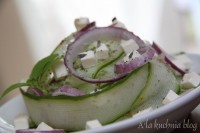 mizeria inaczej feta czerwona cebula zioła lawenda nagietek